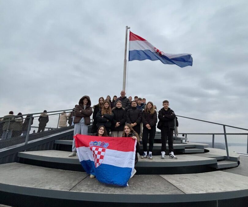 TERENSKA NASTAVA OSMAŠA U VUKOVAR